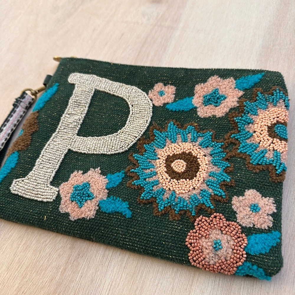 America & Beyond Beaded Initial Pouch Women Small Green Floral Wristlet P